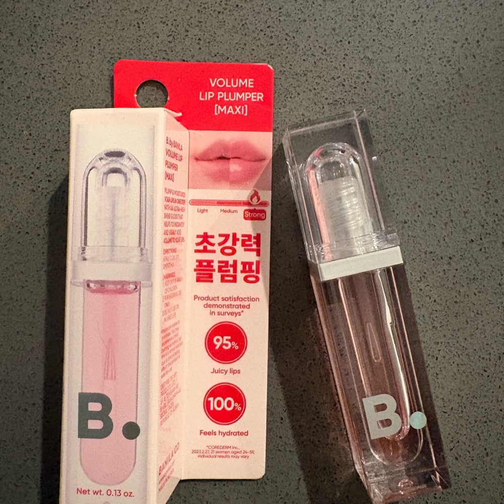 B. by BANILA VOLUME LIP PLUMPER [MAXI] 💄💄💄💄💋